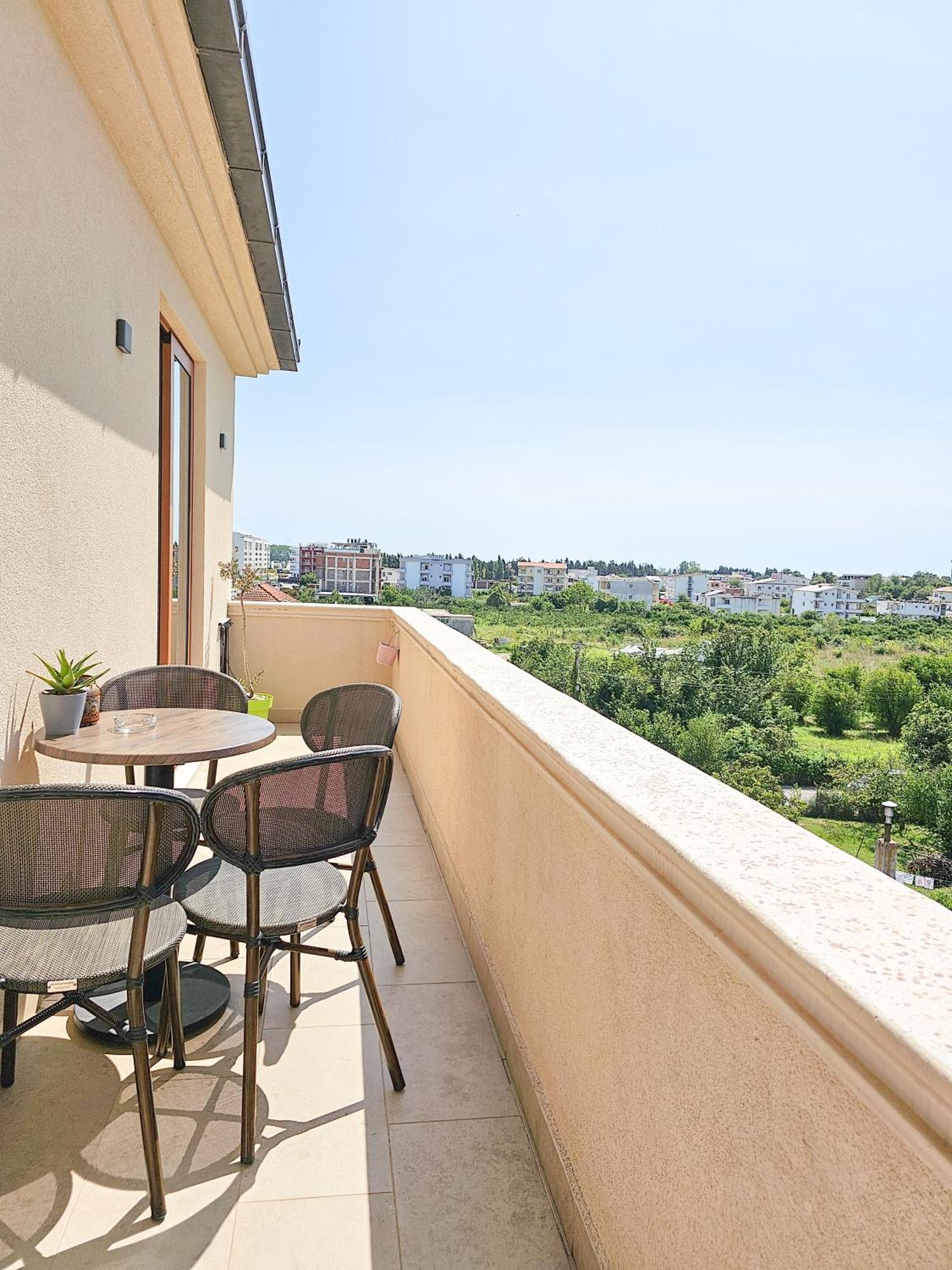 Lacasa Apartments & Restaurant Ulcinj Rum bild